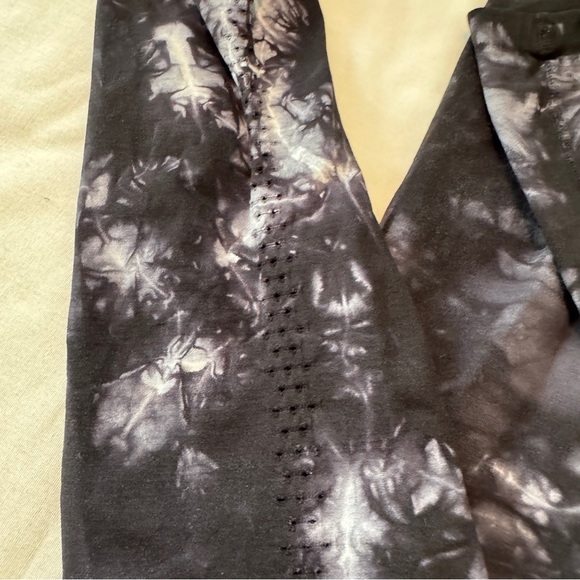 Free People Movement XS / Small Good Karma Tie Dye Leggings - Picture 4 of 10